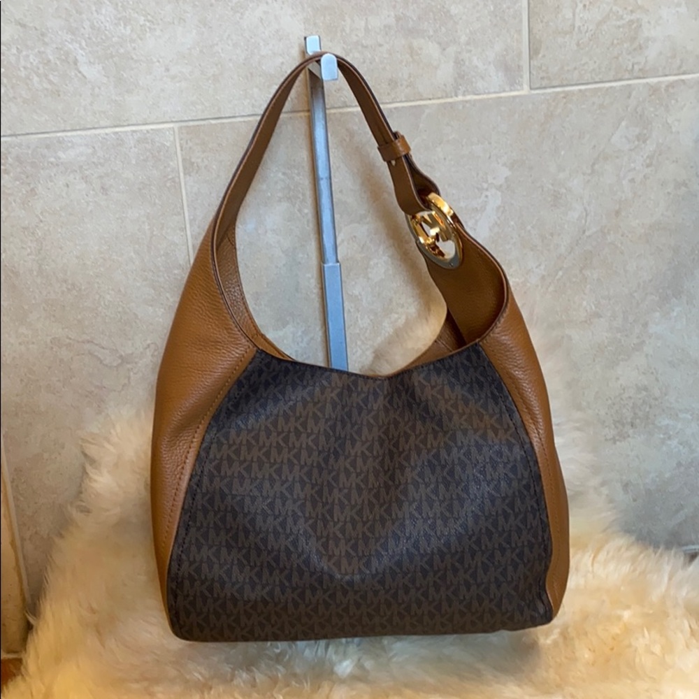 Michael Kors Fulton Large Hobo - Picture 3 of 10
